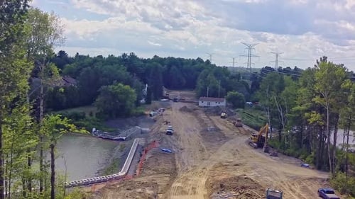 Construcción de carreteras y muros de contención para establecer tiro aéreo