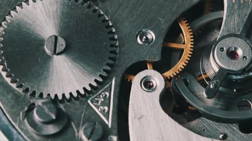 Uhrwerk dreht sich, Nahaufnahme, Detailansicht der inneren Stoppuhr