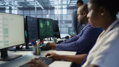 Un programador de Server Hub satisfecho ve la notificación de acceso concedido