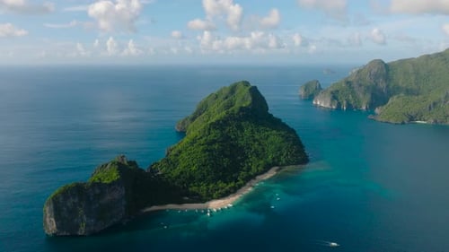 Helicopter Island in El Nido Philippines