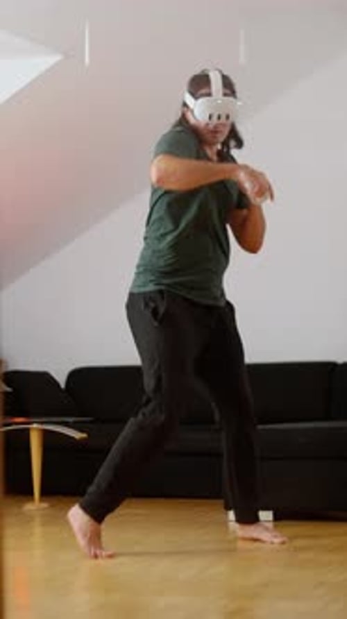 Ein immersives Virtual-Reality-Fitnesserlebnis mit dynamischen Boxbewegungen und -techniken
