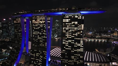 Slow spin around Marina Bay Sands at night
