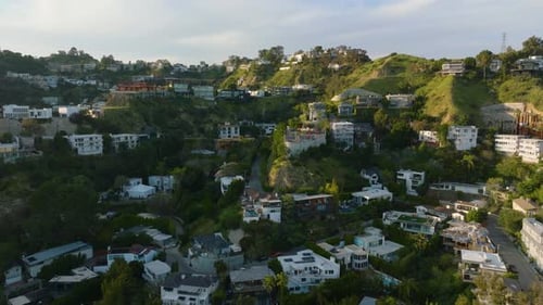 Exploring Los Angeles neighborhoods and their landscape before wildfires