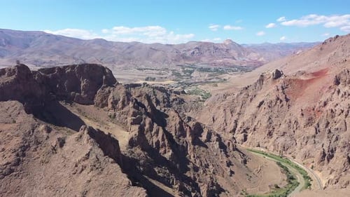 Vue aérienne de la ville et de la rivière Cliffs
