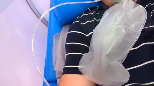 An adult oxygen bag inflating and deflating.