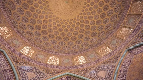 Movimento de panorâmica vertical dentro da Mesquita Sheikh Lotfollah, Isfahan