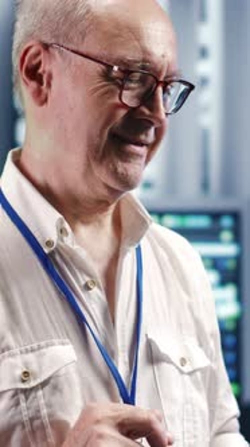 Vertical Specialist Does Server Hub Management