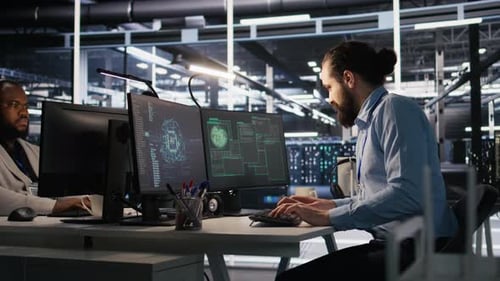 Employé demandant l'Aide du Directeur pour réparer les systèmes d'équipement piratés