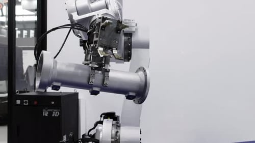 Exploration des subtilités d'un bras robotique avancé dans un environnement industriel