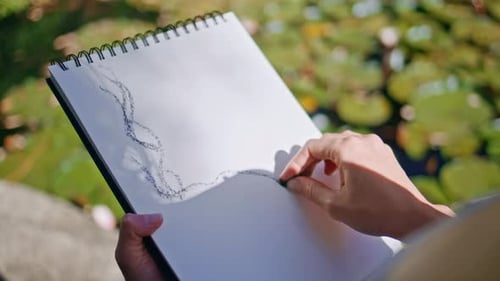 Künstler, Hände, Sketch bei Sonnenschein, Natur, Nahaufnahme, Frau, Finger, Malen