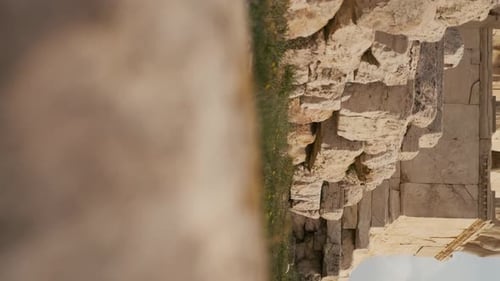 Statues de cariatides au temple d'Erechthéion sur l'Acropole d'Athènes, en Grèce, Érechtheum est un ancien grec