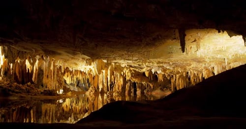 Touring the Luray Caverns, Cave Landscape