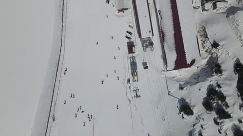 Vue aérienne de la station de ski