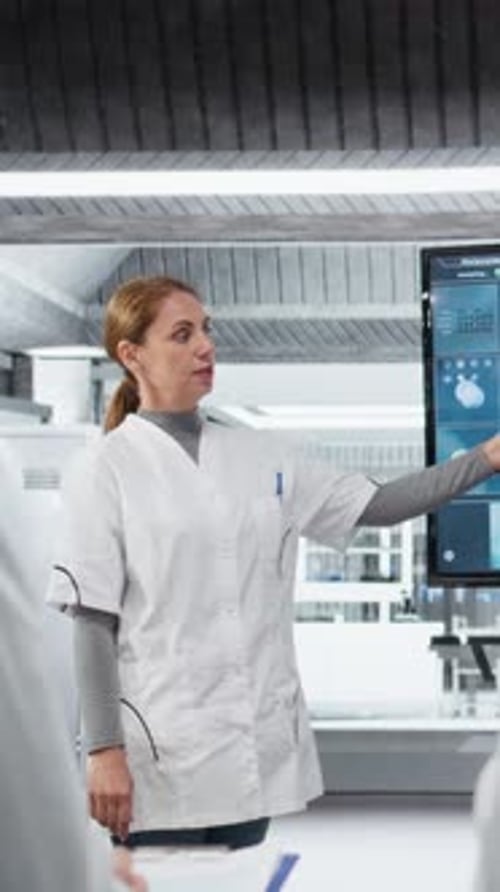 Vertical Video Medical School Professor Holding Seminar on Advanced Cell Biology for Students