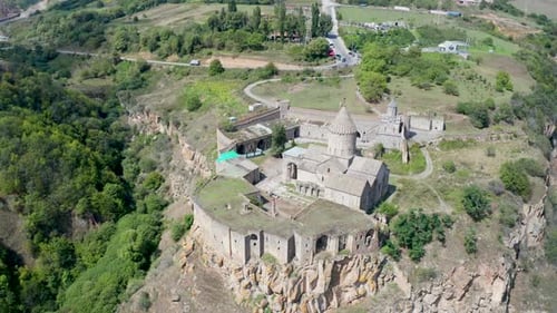 Luftbild des Tatev-Klosters in Armenien. Altes Tatev-Kloster in
den armenischen Bergen