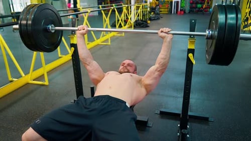 Bodybuilder Langhantelarbeit