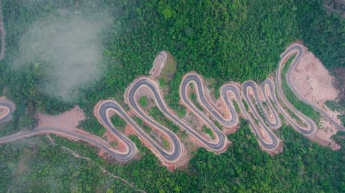 Khau Coc Cha mountain pass (Me Pia), Cao Bang, Vietnam