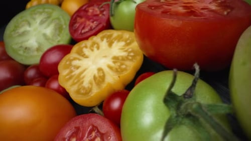 Extreme Macro Tomatoes Sortenhintergrund Frische reife Bio-Gemüseernte