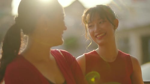 4K Asian mother and daughter travel and shopping together at Bangkok Chinatown street market.