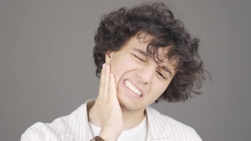 Toothache, tooth sensitivity.