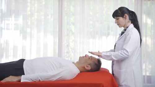 Specialist in bioenergy therapy.