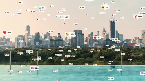Icones des réseaux sociaux survolent le centre-ville de la ville, montrant aux gens un lien de réciprocité