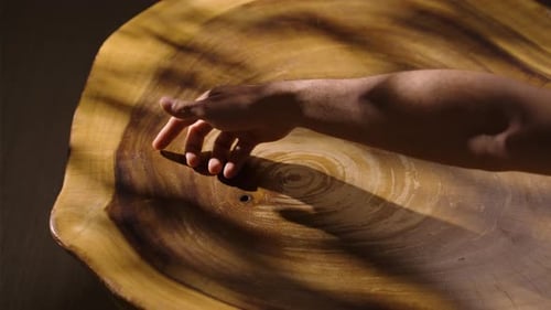 Una conexión táctil con la madera