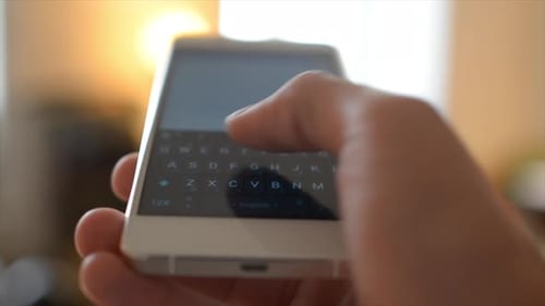 Nachricht auf dem Smartphone eingeben