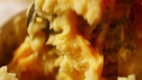 How to Make Creamy Mashed Potatoes with Cheddar
