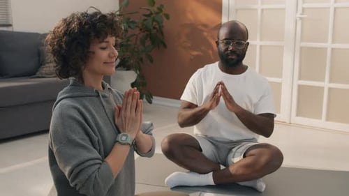 Tutorial de yoga para parejas
