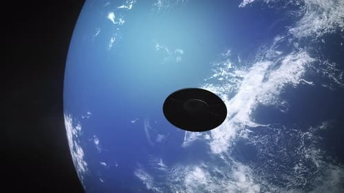 Fliegen Sie um unbekannte runde Raumschiff-Aliens in UFO-Wolken über dem blauen Ozean auf dem Planeten Erde in