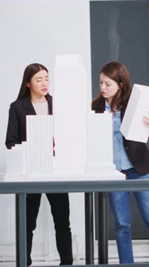 Vertical Video Specialists Examine 3D Models to Decide on Measurements