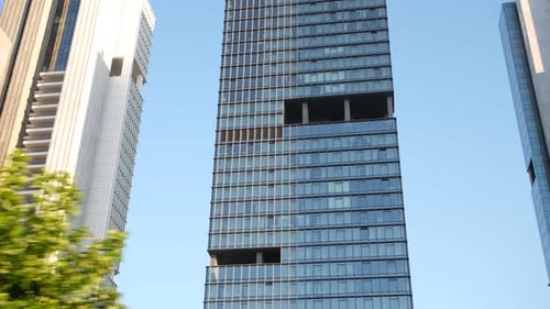 Stadt und Wolkenkratzer