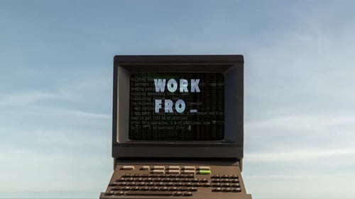 Computer mit Daten und Code auf dem Bildschirm