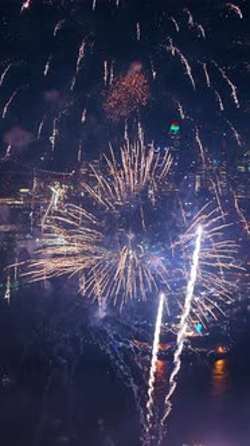 Vibrant Fireworks Light Up San Francisco Bay on July 4 Drawing Crowds