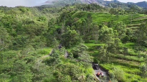 Jeeptour durch die Vulkanlandschaft auf dem Mount Merapi, Yogyakarta, Indonesien