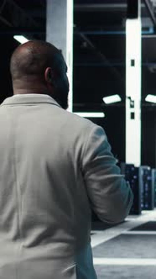 Développeur de logiciels de salle de serveurs vidéo verticale | Résolution des erreurs à l'aide du logiciel