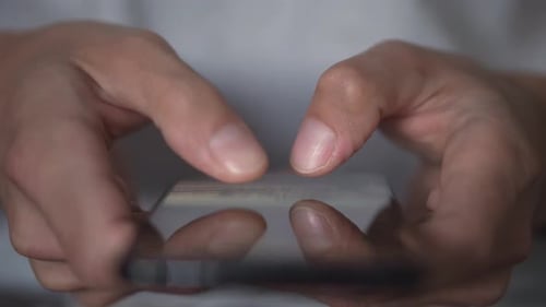The Individual Explores the Possibilities of Learning on a Smartphone Emphasizing the Positive