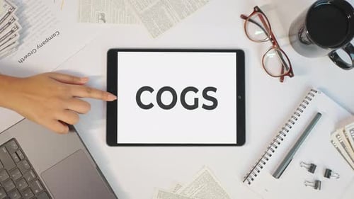 ENGRENAGENS EXIBIDAS NA TELA DE UM TABLET