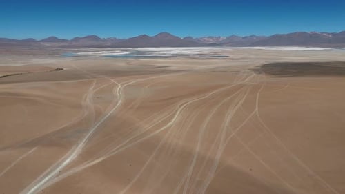 Salar de Uyuni, Bolivia, Sudamérica, desierto, salinas, paisajes, vista aérea de Zumbidos, montañas