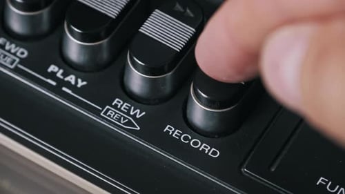 Fingerpressen nehmen auf Vintage-Deck auf