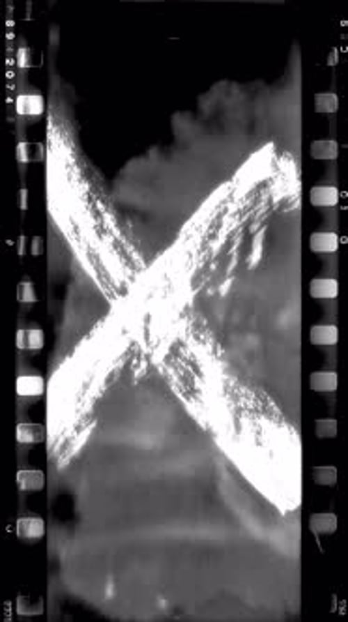 Épissure authentique en film 16 mm et boucle avec repères