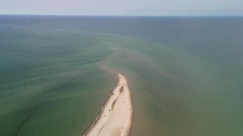 Vue aérienne du banc de sable de la péninsule de Skagen Grenen, Danemark