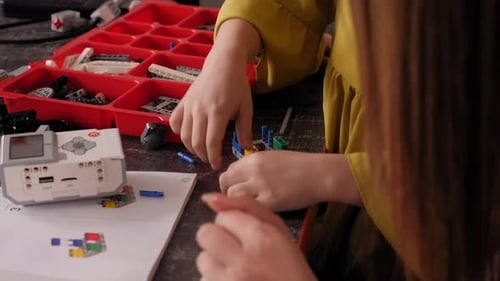 Family with Children in School Makes Robot Managed From the Constructor