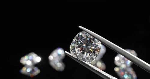 Diamond in Tweezers