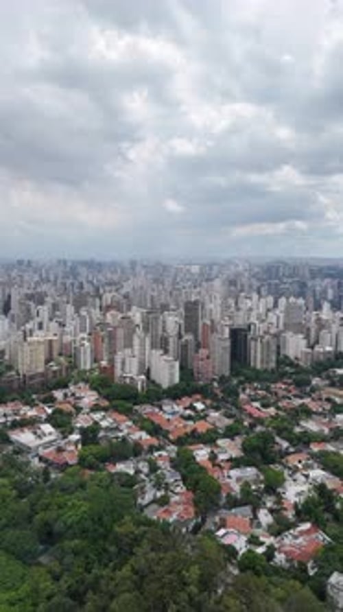 Centro de São Paulo, paisagem urbana de arranha-céus, Brasil.