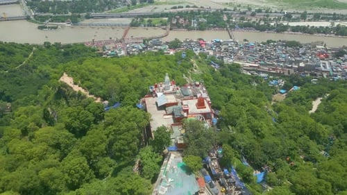 Vidéo du drone Haridwar 4k HAR KI PAURI, Vue par drone de Har ki Pauri Haridwar, vidéo Haridwar, Mata Mans