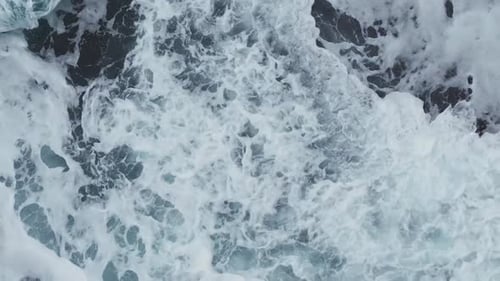 Des vagues magnifiques vues du ciel 06
