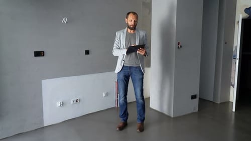 Young Architect Explains Home Design
