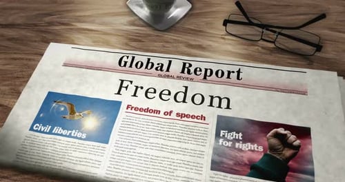 Le journal Freedom sur la table